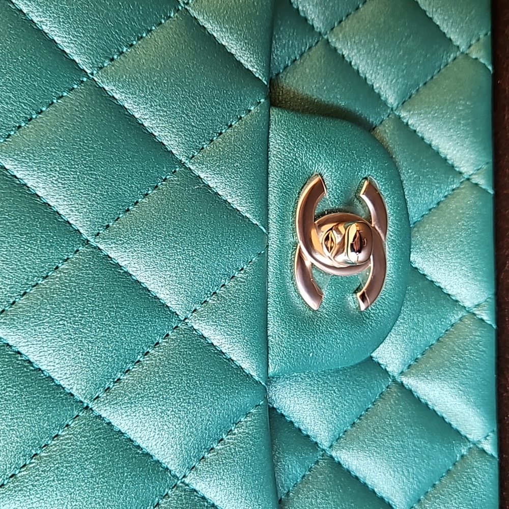 Chanel Handbag - Picture 2 of 9